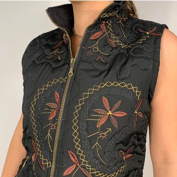 VINTAGE BROWN AND CREAM FLOERS EMBROIDERY BLACK PUFFER VEST JACKET - Picture 3 of 4
